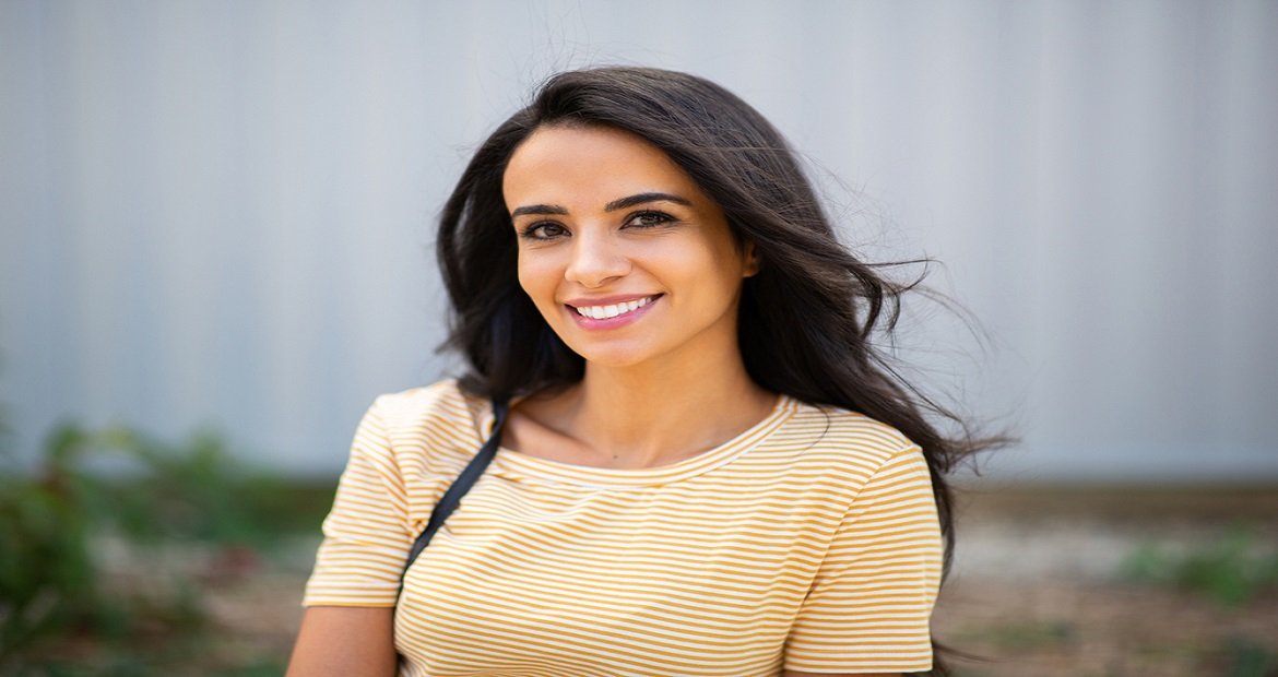 Pintar o cabelo de preto hidrata? Tire as dúvidas!